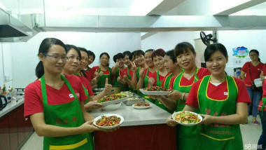 厦门金牌月嫂、中高级保姆、钟点工护工上门服务 全方位专业照护解决方案